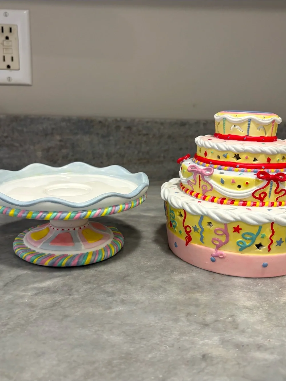 Retired PARTYLITE Tiered Birthday Celebration Cake Tealight Candle Holder P7326